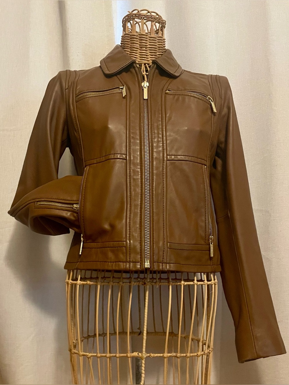 Women's XS Michael Kors Lamb Leather Zip Front fitted jacket with Gold Hardware